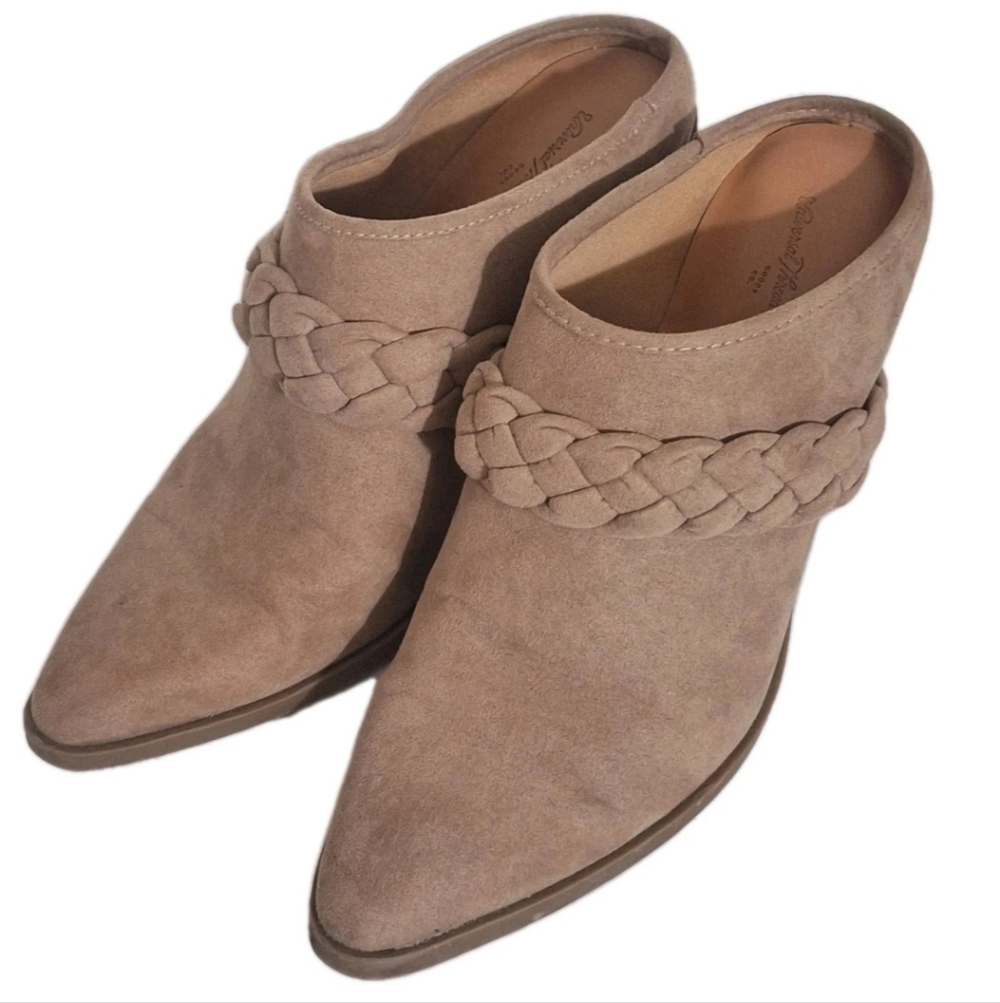 Universal Thread Tan Beige Avis Mule Heels Size US 9.5 Braided Faux Suede EUC